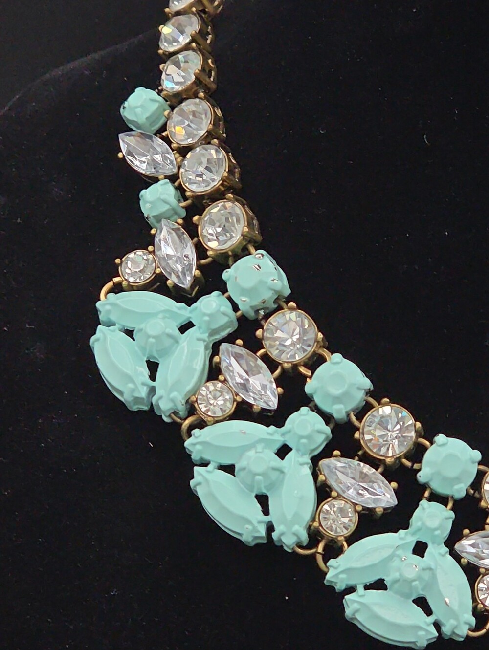 Sarah Templeman Camille Rhinestone Turquoise Enamel Bumblebee Statement Necklace - Picture 4 of 12